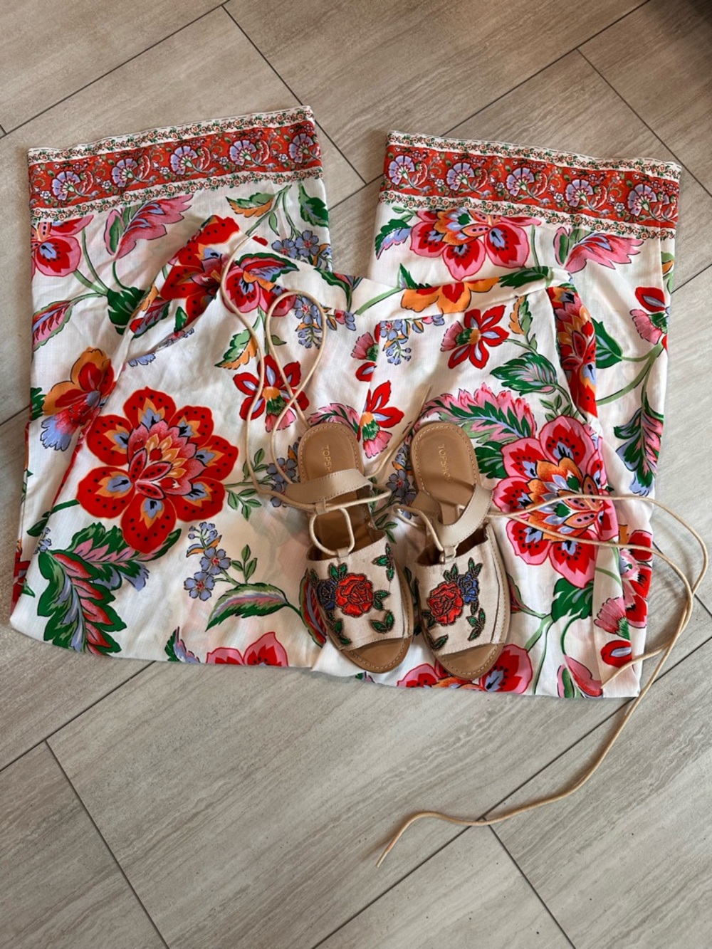 Floral Pants & FREE SHOES🥰🥰 - Picture 2 of 4